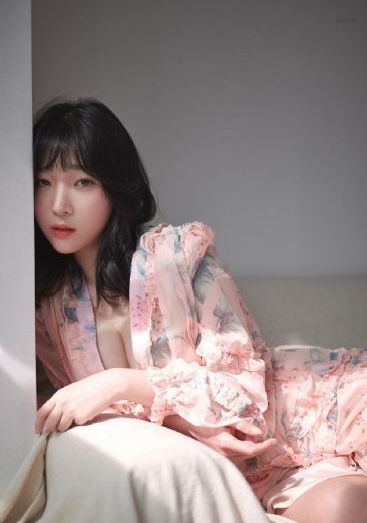 女同学臭脚调教脚奴_高清手机在线看