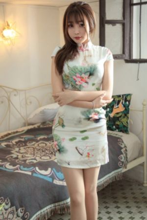 我把英语课代表按在桌子上抄_超清在线观看